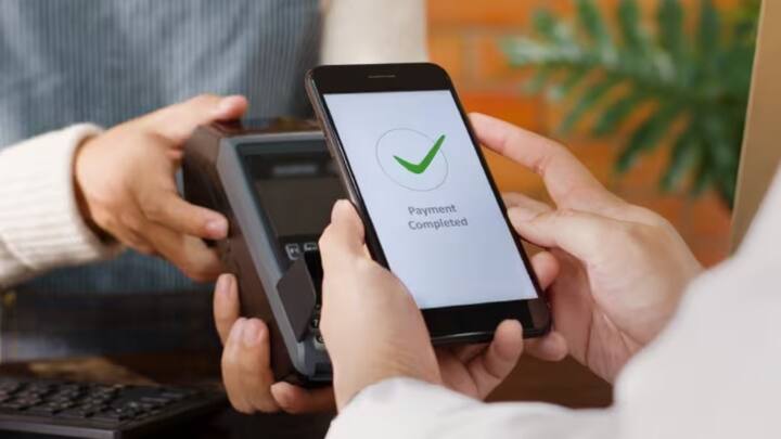 दिल्ली सरकार की स्कीम पूरी तरह से कैशलेस है इसके तहत इंप्लांट के लिए 5 लख रुपए तक की सहायता दी जाती है. तो इसके अलावा नागरिकों 136 तरह के मेडिकल टेस्ट मुफ्त होते हैं.