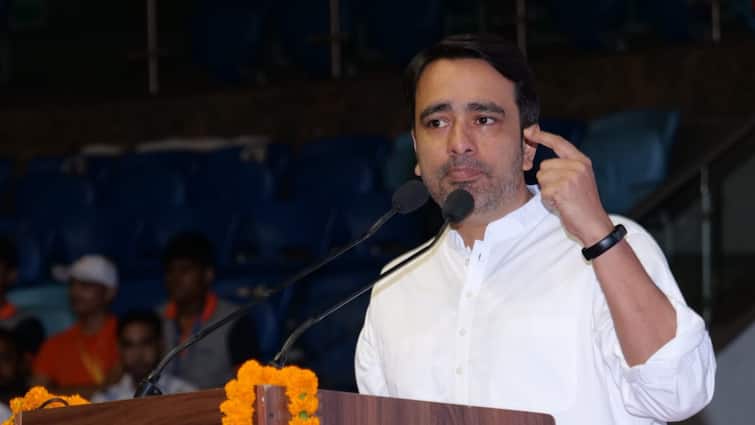 RLD Chief Jayant Chaudhary React on Congress BJP MP Parliament Scuffle जयंत चौधरी ने संसद परिसर में सांसदों के बीच धक्का-मुक्की पर दिया बयान, जानें क्या बोले RLD चीफ