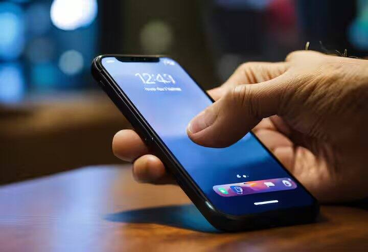BSNL તેના નવા પ્લાનમાં ગ્રાહકોને 3600G ડેટા ઓફર કરી રહી છે. મતલબ કે તમને દર મહિને 1200GB ડેટા મળે છે. જો આ પ્લાનમાં ઉપલબ્ધ ડેટા સ્પીડ વિશે વાત કરીએ તો આમાં તમને 25mbpsની સ્પીડ પર 3600GB ડેટા મળે છે. BSNLના આ પ્લાનની સૌથી ખાસ વાત એ છે કે તેમાં તમને ફ્રી કોલિંગની સુવિધા મળે છે.