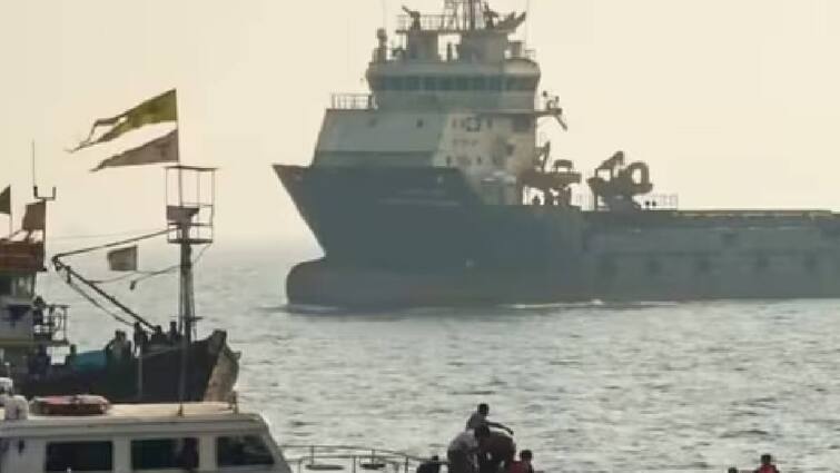 Mumbai: 13 dead as Navy speed boat on engine trials hits ferry off Elephanta 13 பேர் உயிரிழப்பு - விபத்துக்கு முழு பொறுப்பு கடற்படைதான் - வெளியான பரபரப்பு தகவல்