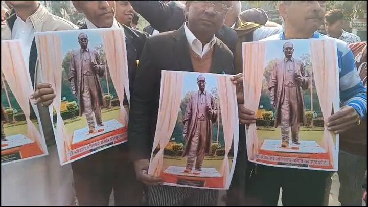 न्याय के मंदिर में डॉक्टर भीमराव अंबेडकर को अधिवक्ता समाज पूजता है जिस तरह का बयान गृहमंत्री ने दिया है वो बेहद शर्मनाक है उन्हें अपने पद से इस्तीफा देना चाहिए और देश से माफी मांगी चाहिए.