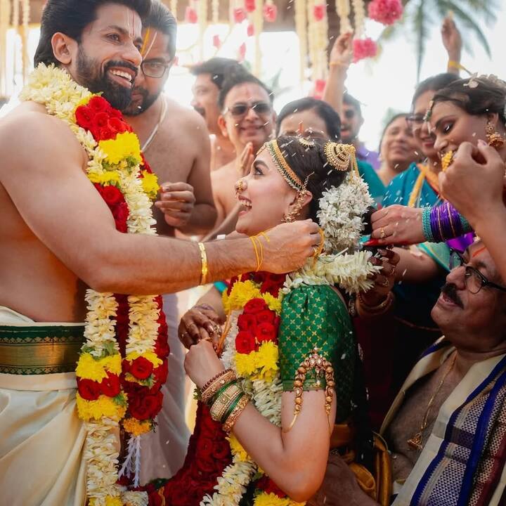 கீர்த்தி சுரேஷ் மிகவும் கலகலப்பான துரு துரு பெண் என்றாலும், ஆண்டனி தட்டில் அப்படியே கீர்த்தி சுரேஷுக்கு நேர் எதிர். மிகவும் கூச்ச சுபாவம் கொண்டவர். யாரிடமும் அதிகம் பேச கூட மாட்டாராம். ஒருவேளை தனக்கு எதிர்மாறாக இவர் இருப்பது தான், கீர்த்தி சுரேஷை கவர்ந்து விட்டது போல.