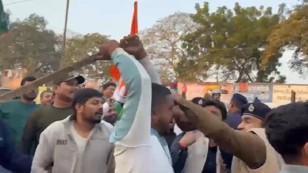 Bihar Protest: पटना में बड़ा सियासी हंगामा, लाठी डंडे लेकर पहुंचे बीजेपी-कांगेस नेता, ऐन मौके पर पुलिस ने मोर्चा संभाला