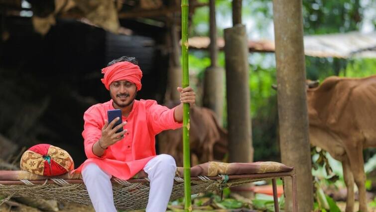 total mobile users in india crosses 115 crore mark mobile network coverages increases tells govt देश में कितने हो गए Mobile Users और कितने गांवों तक पहुंचा मोबाइल नेटवर्क? सरकार ने दी जानकारी
