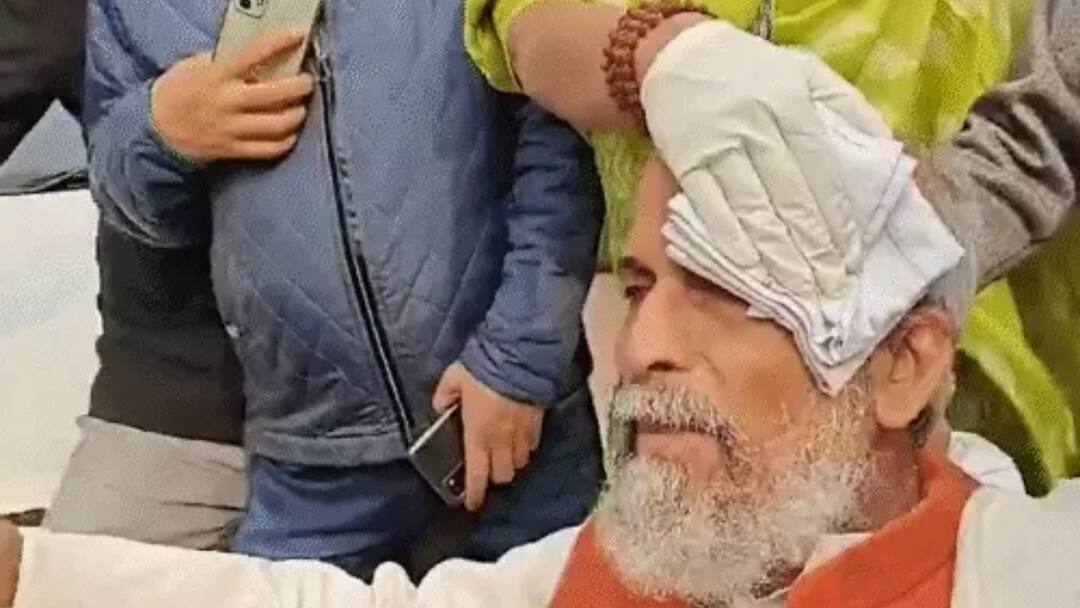 बीजेपी सांसद प्रताप सारंगी को चोट लगी, बोले-राहुल गांधी ने धक्का मारा BJP MP Pratap Sarangi got hurt said Rahul Gandhi pushed him ANN बीजेपी सांसद प्रताप सारंगी को चोट लगी, बोले-राहुल गांधी ने धक्का मारा