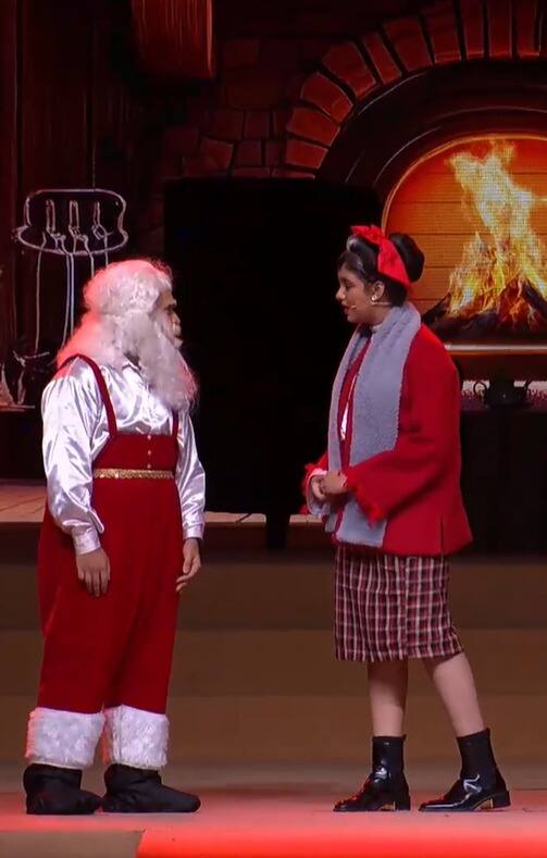 बता दें कि एनुअल डे पर आराध्या बच्चन ने शाहरुख खान के बेटे अब्राहम खान के साथ वन एक्ट प्ले में हिस्सा लिया था. दोनों की फोटोज और परफोर्मेंस फैंस खूब पसंद कर रहे हैं.