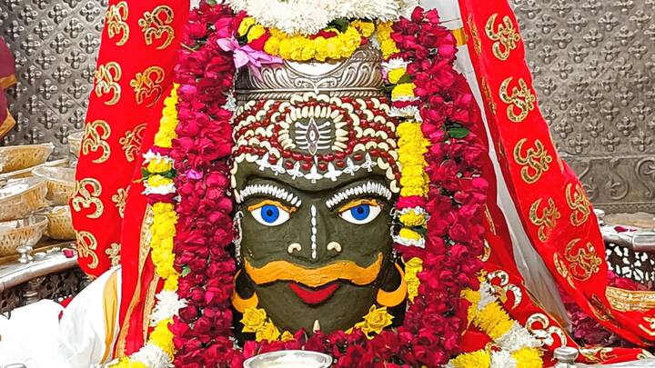 इसे उनके द्वारा कई प्रकार के उपाय का रोका गया. अब यह मामला सामने आने के बाद स्पष्ट हो जाता है कि मंदिर में लाखों रुपये रोज का भ्रष्टाचार किया जा रहा था. इसी वजह से शायद मंदिर की आमदनी में कटौती हुई.