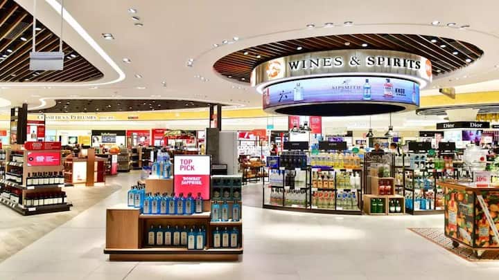 इसके अलावा अगर आप इंटरनेशनल फ्लाइट में शराब ले जाना चाहते हैं तो आप एयरपोर्ट से शराब खरीद सकते हैं. यहां पर ड्यूटी फ्री शॉप्स होती हैं. जिसके चलते आपको शराब सस्ती भी मिल जाती है.