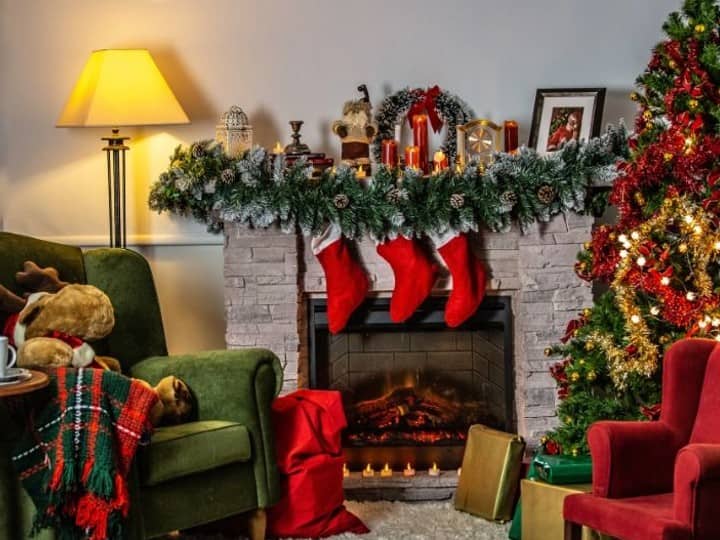 The Assumption of Mary on 15 August, Halloween on 31 October, Thanksgiving on 27 November, Christmas Eve on 24 December, Christmas on 25 December, Holy Innocents on 28 December and Watch Night on 31 December will be celebrated.