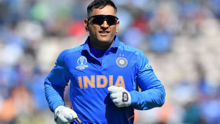 25 से ज्यादा टेस्ट मैच खेल चुके खिलाड़ियों को ₹70000 प्रति माह पेंशन दी जाती है तो वहीं 25 से कम खेलने वाले क्रिकेटरों को ₹60000 दी जाती है.  (फोटो क्रेडिट- सोशल मीडिया)