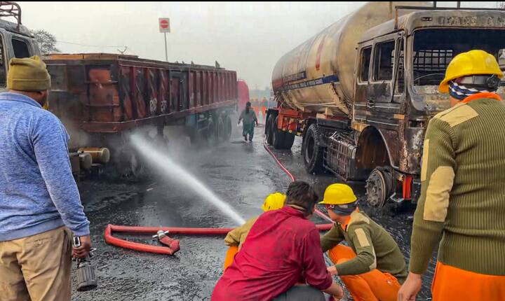 इस हादसे में घायल हुए 15 लोगों की हालत नाजुक बताई जा रही है, जिनका इलाज प्रदेश के सबसे बड़े अस्पताल सवाई मानसिंह में चल रहा है.