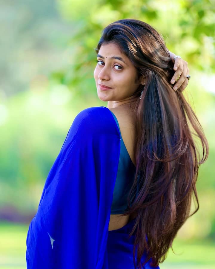 बता दें कि इस वेब सीरीज में प्यार, नफरत और इंतकाम की कहानी को बुना गया है. सान्विका के किरदार में संचिता को फैन्स खूब पसंद कर रहे हैं.