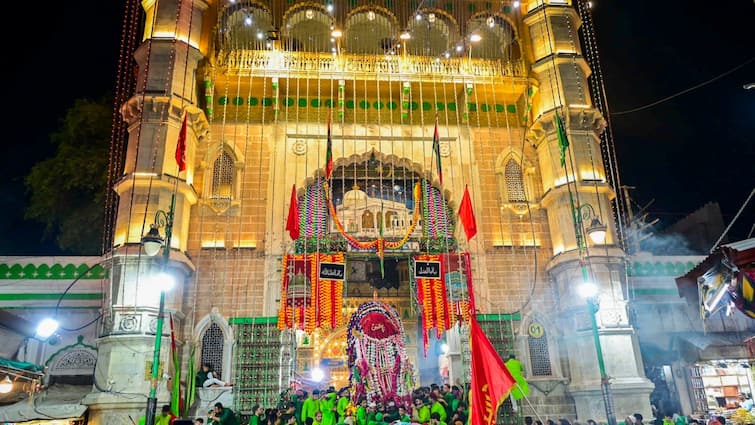 ajmer sharif dargah Survey news today Hindu Sena vishnu gupta Claimed Worship Act does not apply to Khwaja Garib Nawaz Mazar 'अजमेर शरीफ दरगाह पर नहीं लागू होता वर्शिप एक्ट, सर्वे कराने का...', हिंदू सेना के विष्णु गुप्ता को बड़ा दावा, सबूत देने को भी तैयार