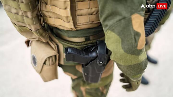 अभेद्य भारतीय सैनिकों के लिए एक वरदान साबित होगी. ये न केवल सुरक्षा में सुधार करेगी बल्कि सैनिकों की जरूरतों को ध्यान में रखते हुए तैयार की गई एक बेहतरीन तकनीक का उदाहरण है.