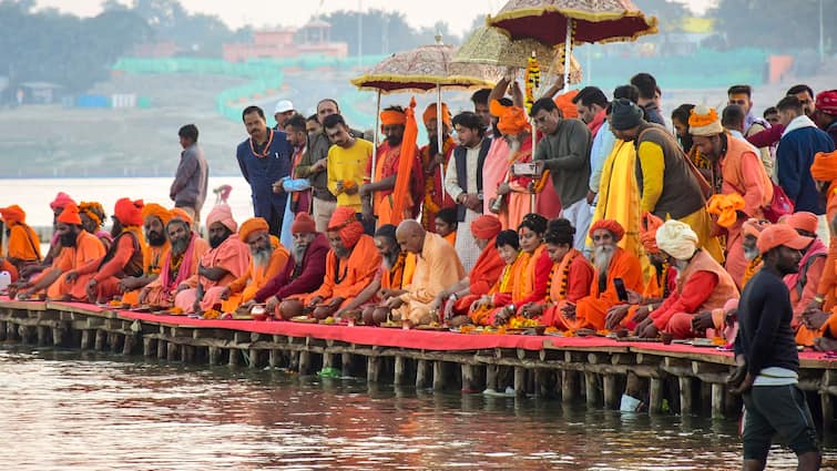 Mahakumbh 2025 12-Km River Traffic Plan To Include Floating Control Station 2000 Personnel Navy Divers In Prayagraj Fair