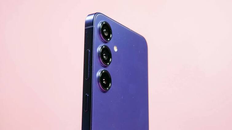 इस बड़ी अपग्रेड के साथ आएगी Samsung Galaxy S25 सीरीज, लीक में हुआ खुलासा samsung galaxy s25 to come with major ram upgrade latest leak suggests this इस बड़ी अपग्रेड के साथ आएगी Samsung Galaxy S25 सीरीज, लीक में हुआ खुलासा