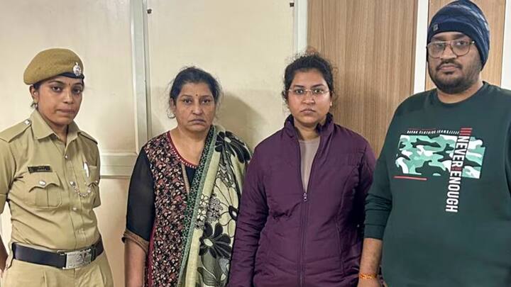 पुलिस ने अतुल सुभाष के आत्महत्या मामले में उनकी पत्नी निकिता सिंघानिया समेत उनके परिजन को गिरफ्तार कर लिया है. इसके बाद से  निकिता सिंघानिया  को लेकर कई बातें सामने आ रही है. इसी बीच उनके  चचेरे भाई ने कई राज खोले हैं. उन्होंने बताया है कि निकिता ने कहां से पढाई की है और वो कौन सी नौकरी करती थी.