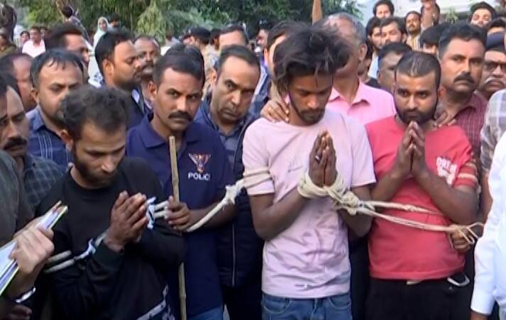 Police take strict action against anti social elements who created terror in Rakhial Ahmedabad  Ahmedabad: રખિયાલમાં આતંક મચાવનારાનો પોલીસે વરઘોડો કાઢ્યો, ટાંટિયાતોડ સર્વિસથી ચાલવામાં પણ ફાફા