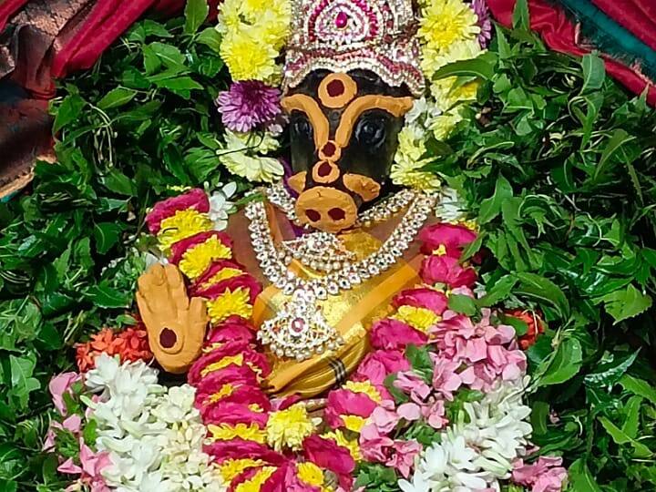 karur Mini Bus Stand Sri Karpaga Vinayagar Temple Waragi Abhishekam tnn மினி பேருந்து நிலையம் ஸ்ரீ கற்பக விநாயகர் ஆலயத்தில் வீற்றிருக்கும் வாராகி அம்மனுக்கு சிறப்பு அபிஷேகம்