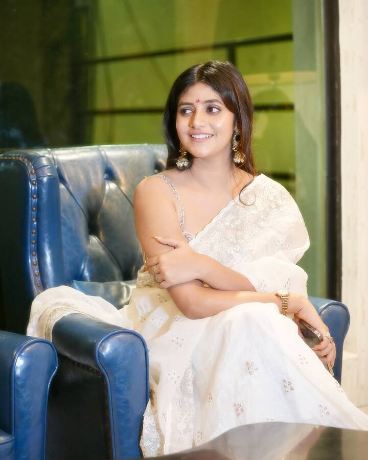 संचिता ने धीरे-धीरे अपने कॉन्टेंट के जरिए इंस्टाग्राम पर 4.7 मिलियन फॉलोअर्स बना लिए. संचिता ने तेलुगु फिल्म फर्स्ट डे-फर्स्ट शो से अपने एक्टिंग करियर की शुरुआत की थी.