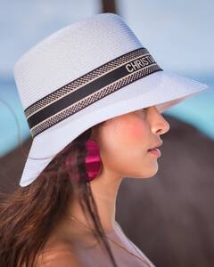 Chetna Pande PHOTO: બીચ કિનારે ચેતના પાંડેએ કરાવ્યું ગ્લેમરસ ફોટોશૂટ