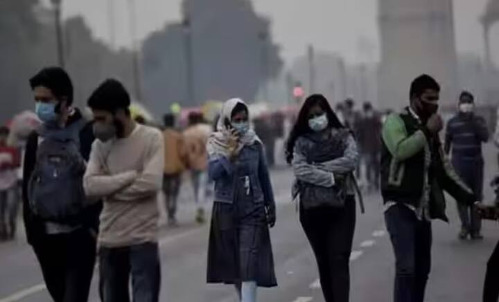 ਮੌਸਮ ਵਿਭਾਗ ਮੁਤਾਬਕ 21 ਦਸੰਬਰ ਨੂੰ ਬਿਹਾਰ ਦੇ ਸੁਪੌਲ, ਪੂਰਨੀਆ, ਕਟਿਹਾਰ, ਸਹਰਸਾ, ਮਧੇਪੁਰਾ, ਅਰਰੀਆ, ਕਿਸ਼ਨਗੰਜ ਅਤੇ ਭਾਗਲਪੁਰ ਜ਼ਿਲ੍ਹਿਆਂ ਵਿੱਚ ਸਵੇਰੇ ਸੰਘਣੀ ਧੁੰਦ ਪਈ ਸੀ। ਇਸ ਕਾਰਨ ਇਨ੍ਹਾਂ ਜ਼ਿਲ੍ਹਿਆਂ ਵਿੱਚ ਯੈਲੋ ਅਲਰਟ ਜਾਰੀ ਕੀਤਾ ਗਿਆ ਹੈ। ਇਸ ਦੇ ਨਾਲ ਹੀ ਬੰਗਾਲ ਦੀ ਖਾੜੀ 'ਚ ਘੱਟ ਦਬਾਅ ਦੀ ਸਥਿਤੀ ਦੇ ਪ੍ਰਭਾਵ ਕਾਰਨ ਬਿਹਾਰ ਦੇ ਪੂਰਬੀ ਹਿੱਸੇ 'ਚ 21-23 ਦਸੰਬਰ ਦੌਰਾਨ ਅੰਸ਼ਕ ਤੌਰ 'ਤੇ ਬੱਦਲ ਛਾਏ ਰਹਿ ਸਕਦੇ ਹਨ।