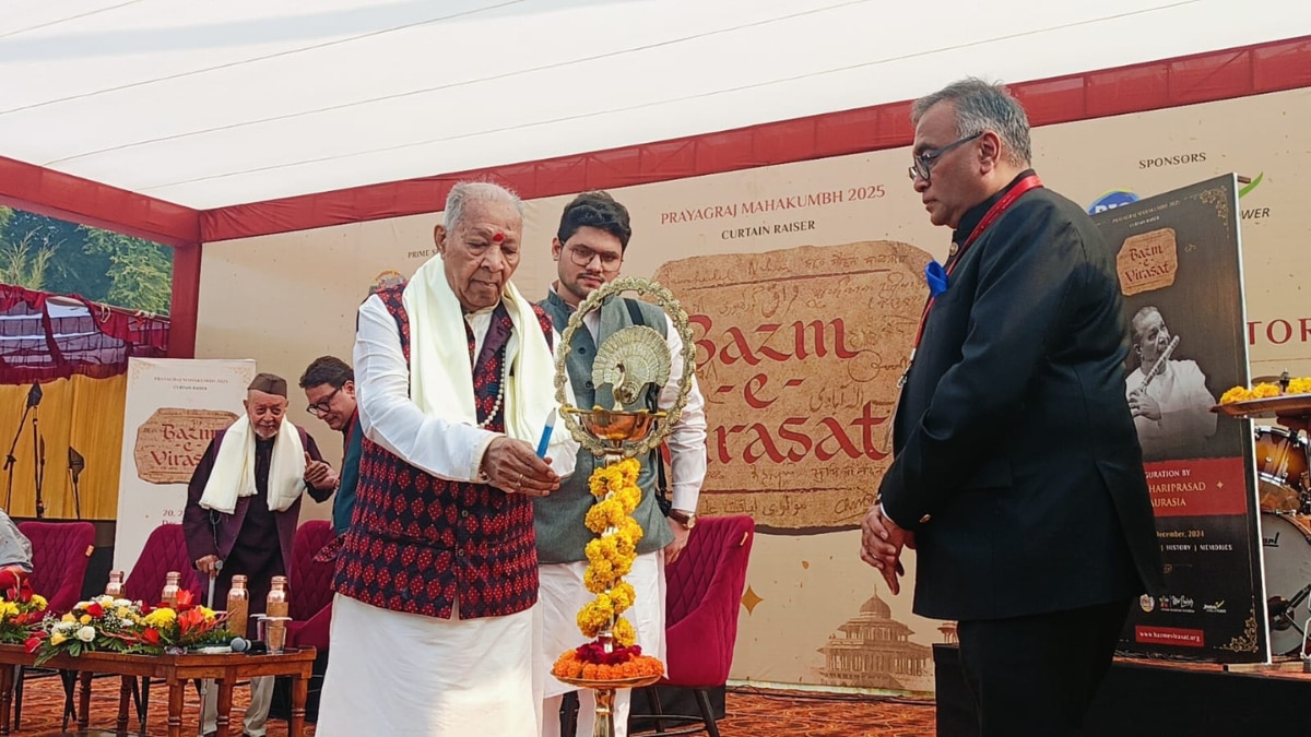 महाकुंभ की रौनक में डूबे हरिप्रसाद चौरसिया, बेहतर व्यवस्थाओं के लिए मोदी-योगी की तारीफ भी की