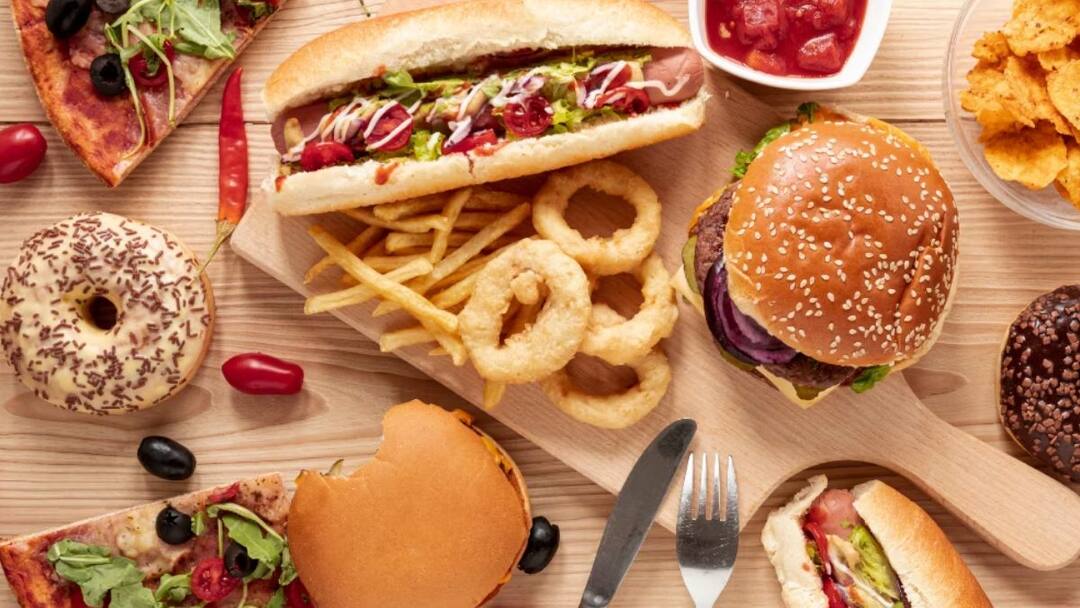 सेहत से नहीं खिलवाड़! अब नहीं बिकेंगी एक्सपायर हो चुकी खाने की चीजें, FSSAI लेकर आया नया नियम FSSAI new mandate to prevent resale of rejected or expired food items सेहत से नहीं खिलवाड़! अब नहीं बिकेंगी एक्सपायर हो चुकी खाने की चीजें, FSSAI लेकर आया नया नियम