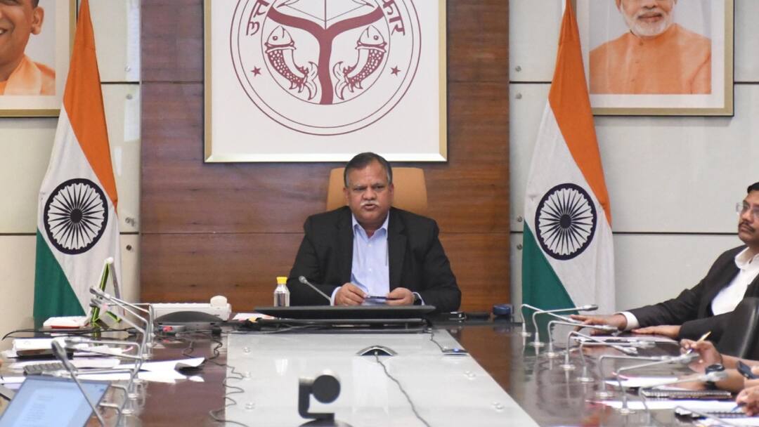 UP PCS Pre Exam Divisional Commissioner and DM given responsibility to stop cheating PCS Pre Exam के लिए योगी सरकार सख्त, नकल रोकने के लिए मंडलायुक्त-DM को दी बड़ी जिम्मेदारी