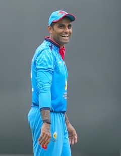 PHOTOS: सूर्यकुमार यादव के न्यू लुक ने लूटी महफिल, एकदम अलग अंदाज में नजर आए भाऊ