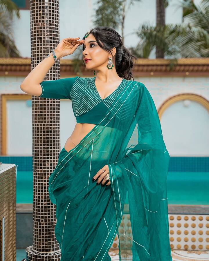 இதை தொடர்ந்து யோகன், திருட்டு விசிடி போன்ற படங்களில் படம் முழுவதும் பயணிக்கும் கதாபாத்திரத்தில் நடித்தாலும், இந்த படங்கள் பெரிதாக கவனம் பெறவில்லை.