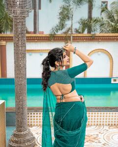 Sakshi Agarwal: ஜன்னல் எல்லாம் ஓல்டு மாடல்! கதவே வைத்த ஜாக்கெட்டில் ஹார்ட் பீட்டை எகிற வைத்த சாக்ஷி அகர்வால்!