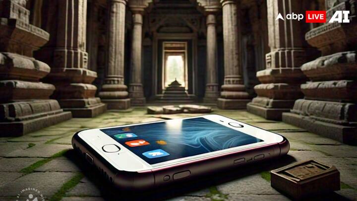 मंदिर प्रशासन का कहना है कि अब यह फोन भगवान को चढ़ चुका है इसलिए यह भगवान का हो गया है.