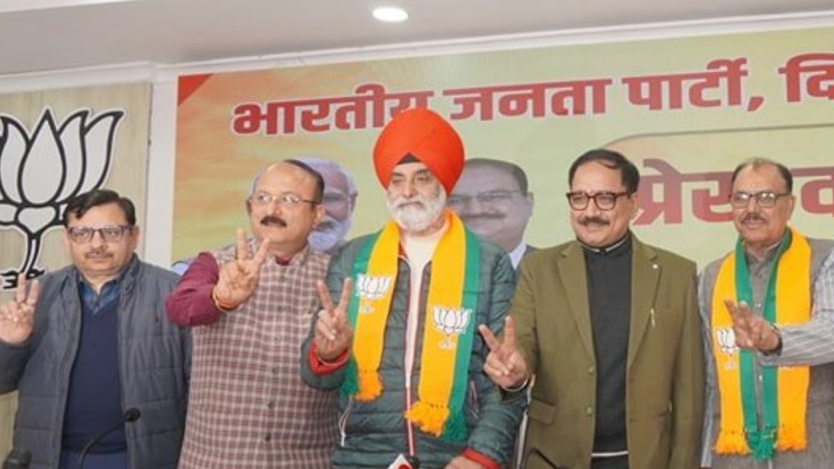 दिल्ली में विधानसभा चुनाव से पहले AAP को झटका, ये दो नेता BJP में शामिल