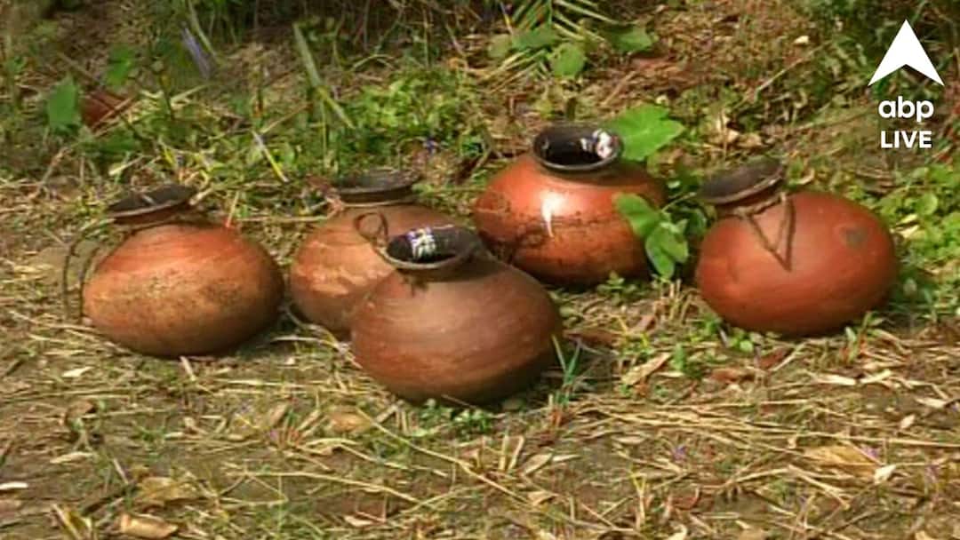 Howrah: শীতেও খামখেয়ালি আবহাওয়া, বারবার বৃষ্টি, উৎপাদন অনেক কম নলেন গুড়ের Howrah lack of Nalen Gur results in scarcity of good sweets in West Bengal ABP Ananda winter weather update Howrah: শীতেও খামখেয়ালি আবহাওয়া, বারবার বৃষ্টি, উৎপাদন অনেক কম নলেন গুড়ের