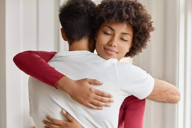 Hugging can reduce blood pressure and heart rate. This can be very beneficial for heart health. Melting is considered very beneficial for the heart. This is great for physical health.