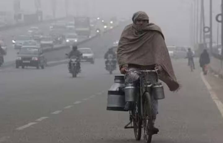 ਰਾਜਸਥਾਨ ਵਿੱਚ ਵੀ ਸੀਤ ਲਹਿਰ ਦਾ ਅਸਰ ਦੇਖਣ ਨੂੰ ਮਿਲ ਰਿਹਾ ਹੈ। ਮੌਸਮ ਵਿਭਾਗ ਨੇ ਅੱਜ ਗੰਗਾਨਗਰ, ਚੁਰੂ, ਨਾਗੌਰ, ਸੀਕਰ, ਹਨੂੰਮਾਨਗੜ੍ਹ ਅਤੇ ਝੁੰਝਨੂੰ ਵਿੱਚ ਸੀਤ ਲਹਿਰ ਦਾ ਅਲਰਟ ਜਾਰੀ ਕੀਤਾ ਹੈ। ਹਰਿਆਣਾ ਵਿੱਚ ਵੀ ਕੜਾਕੇ ਦੀ ਠੰਡ ਪੈ ਰਹੀ ਹੈ, ਜਿਸ ਵਿੱਚ ਭਿਵਾਨੀ, ਫਰੀਦਾਬਾਦ, ਗੁਰੂਗ੍ਰਾਮ, ਹਿਸਾਰ, ਕਰਨਾਲ ਸਮੇਤ ਕਈ ਜ਼ਿਲ੍ਹਿਆਂ ਵਿੱਚ ਕੋਲਡ ਵੇਵ ਅਲਰਟ ਜਾਰੀ ਕੀਤਾ ਗਿਆ ਹੈ।