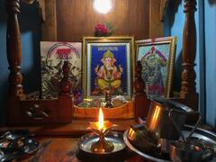 Vastu Tips : चुकूनही घरात ठेवू नका 'या' देवाचा फोटो, नकारात्मक ऊर्जा येऊन होईल मोठं नुकसान