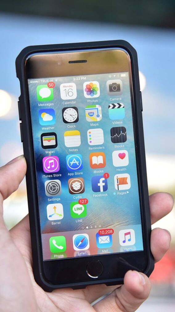 आखिर क्यों बड़े-बड़े उद्योगपति नहीं लगाते Smartphone पर कवर! वजह कर देगी हैरान