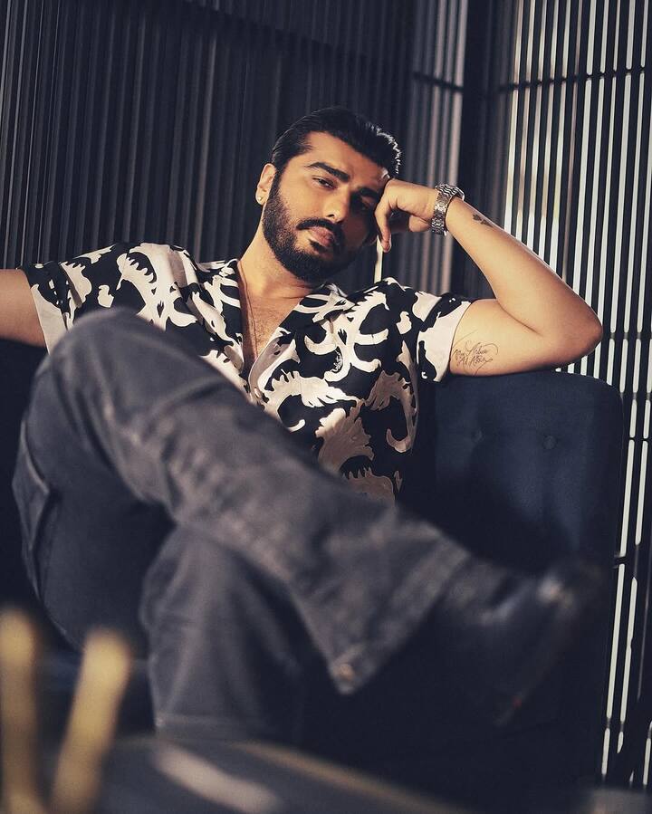 वर्कफ्रंट की बात करें अर्जुन कपूर को आखिरी बार फिल्म ‘सिंघम अगेन’ में देखा गया था. फिल्म में वो पहली बार विलेन के किरदार में दिखे.