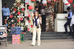 राशा थडानी का दिखा कूल लुक, अजय देवगन ने भांजे अमन संग दिए पोज, एयरपोर्ट पर स्पॉट हुई 'आजाद' की स्टार कास्ट