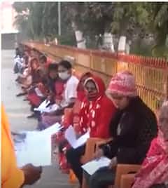 गोरखपुर में सीएम योगी ने सुनी जनता की समस्या, अधिकारियो को दिए निर्देश | ABP NEWS SHORTS