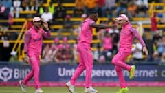 SA vs PAK: क्रिकेट मैदान में घुली प्यार की हवा, अफ्रीका-पाकिस्तान लाइव मैच में हुई सगाई; तस्वीरें वायरल