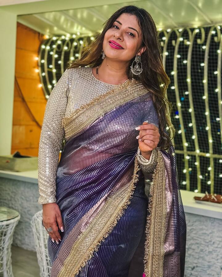 संभावना सेठ इस वीडियो में काफी ज्यादा दुखी और टूटी हुई नजर आई. एक्ट्रेस ने जब अपने फैंस को मिसकैरिज की खबर दी थी. तो वो खुद भी फूट-फूट कर रोने लगी.