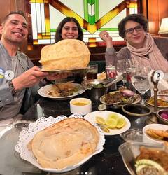 In Pics: दिल्ली के इस रेस्टोरेंट में गांधी परिवार ने चखा छोले भटूरे का स्वाद, राहुल गांधी ने शेयर की तस्वीरें