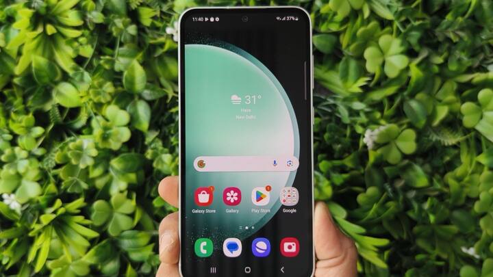 इसका मतलब है कि आप इस फोन की खरीद पर सीधे सीधे 42000 रुपये की बचत कर पाएंगे.