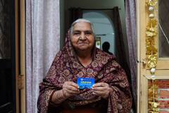 'मुख्यमंत्री महिला सम्मान योजना' के लिए रजिस्ट्रेशन शुरू, लोगों से घर-घर जाकर मिले अरविंद केजरीवाल