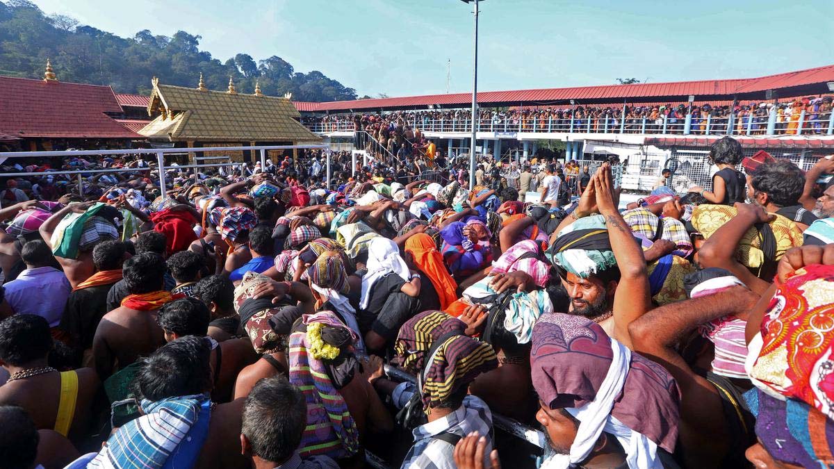 Sabarimala Temple: சபரிமலை ஐயப்பன் கோயில் மண்டல பூஜையின் சிறப்புகள் விவரம் இதோ!