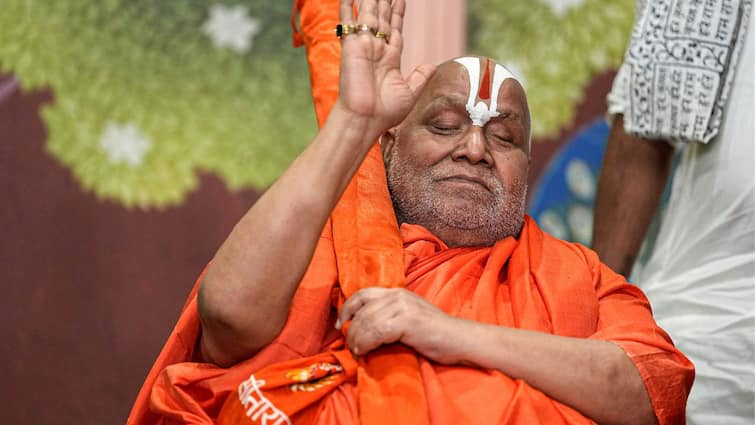 'He Isn't Our Disciplinarian': Swami Rambhadracharya Slams Mohan Bhagwat Over Mandir-Masjid Remark