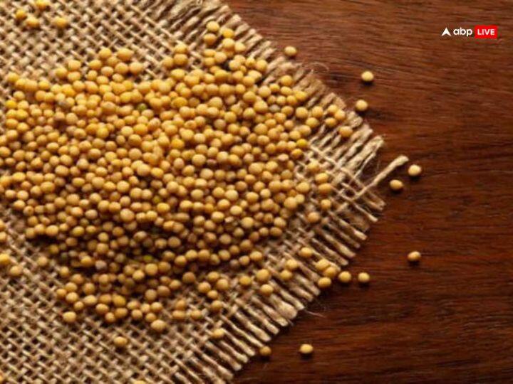 पीली सरसों के छोटे दाने आपके जीवन में बड़ा बदलाव ला सकते हैं. जानते हैं आखिर दीपक में पीली सरसों जलाने से क्या होता है.